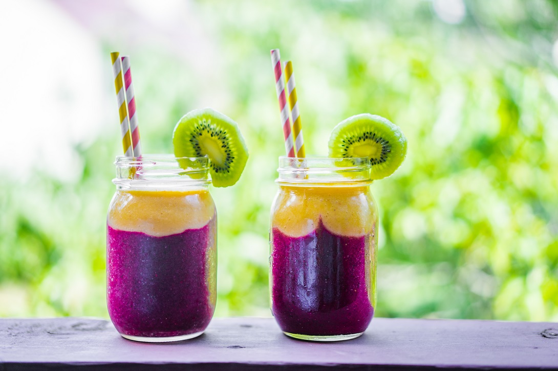 Two layer smoothie in mason jar